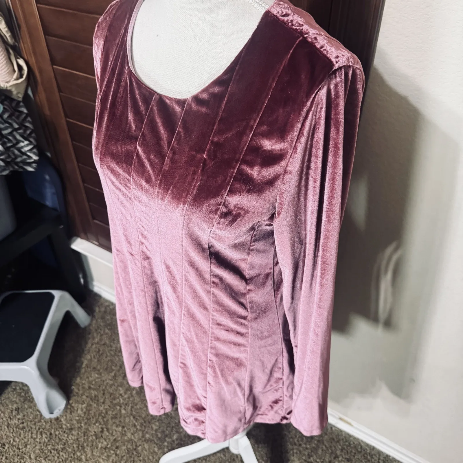 Soft Surroundings velvet tunic top rose pink seamed fitted bodice scoop neck M - Image 3