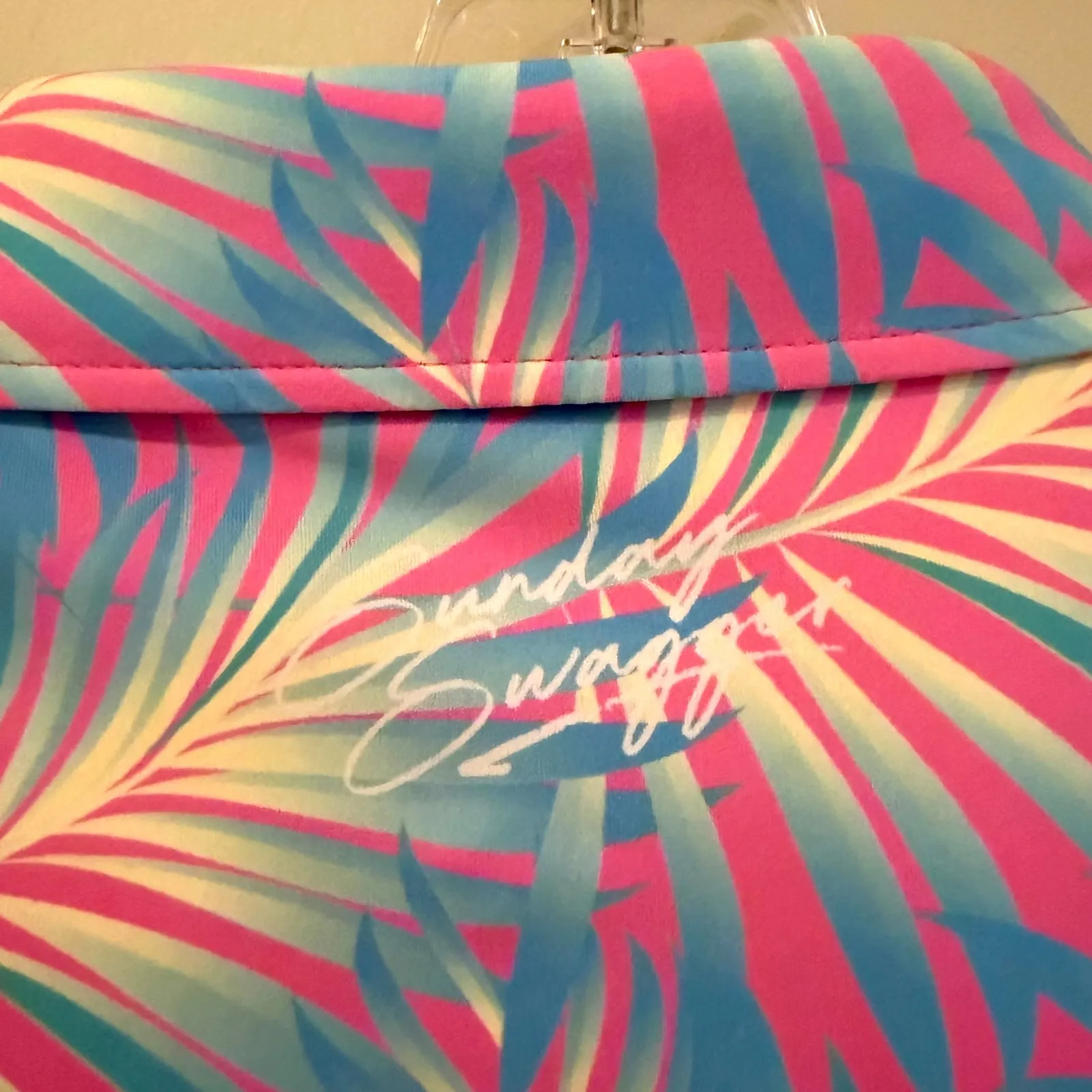 Sunday Swagger Maldives Polo Golf Shirt Womens Medium Pink Blue Palms Athleisure - Image 9