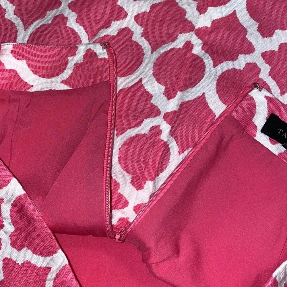 Talbots size 10 women’s pink and white geometric print textured pencil skirt NWT - Image 5