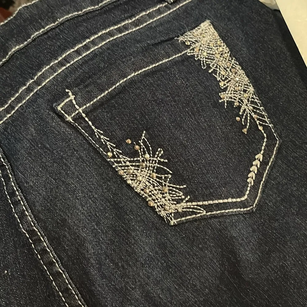 Silver crush jeans size 12 embroidery sequin rhinestones skinny - Image 2