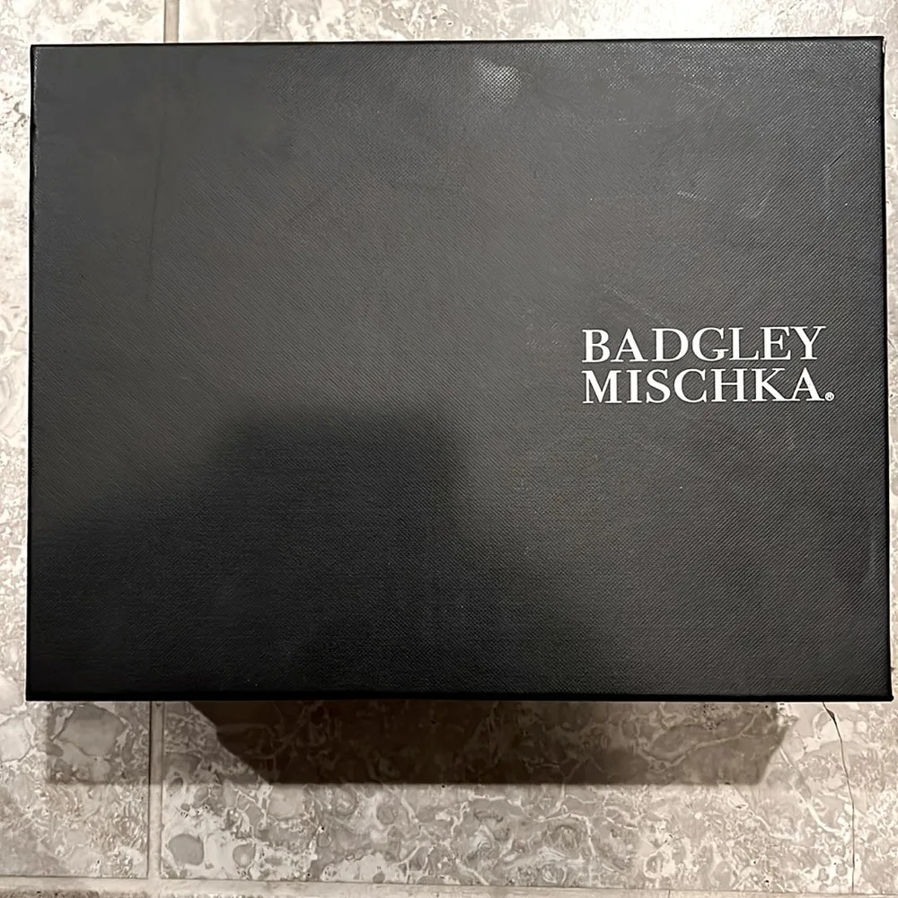Badgley Mischka Evamarie Crystal Sandal Pumps, Size 6.5M New in Box Retail $215 - Image 7