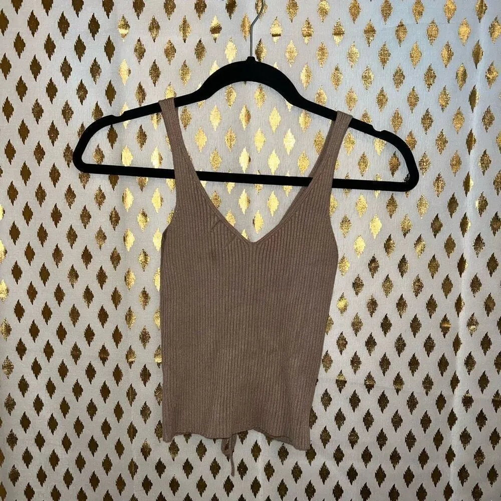 Dreamers by Debut Nude tan sweater v neck tank top crop top size L - Image 4