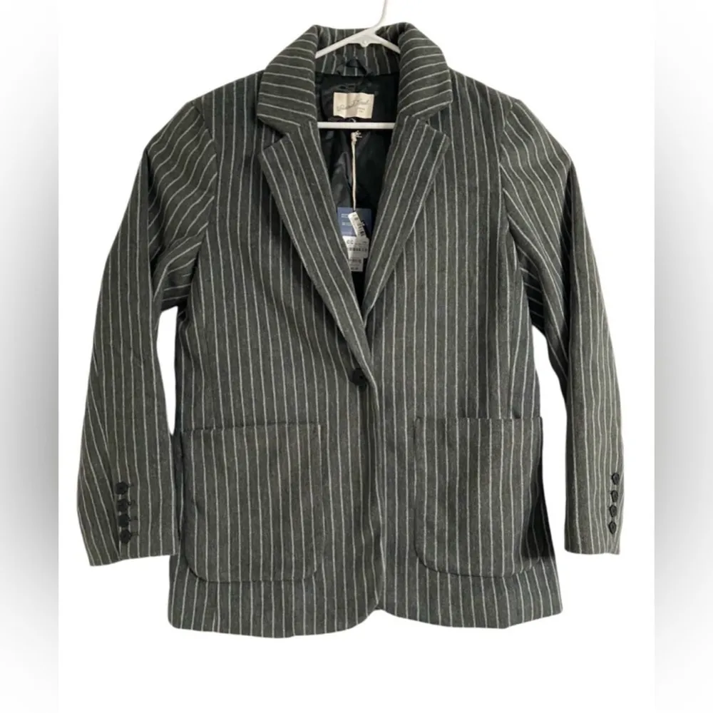 NWT Universal Threads Women's relaxed fit pinstriped blazer/jacket. Size XL - Image 4