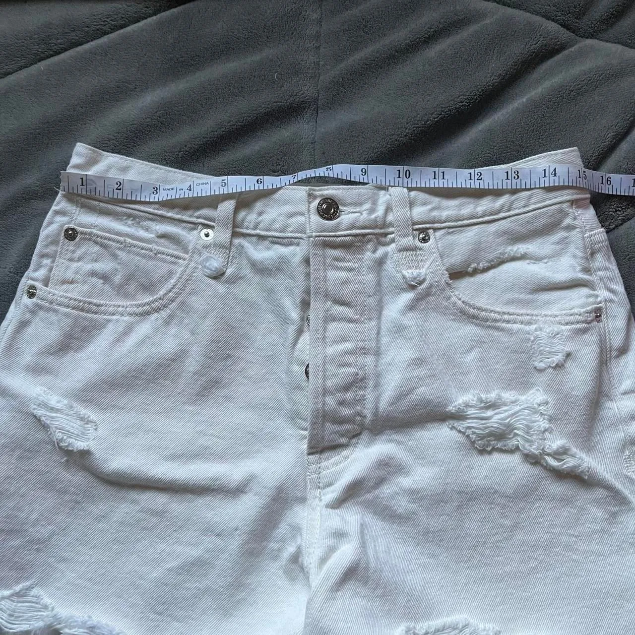 Free People We The Free white high rise distressed denim cutoff shorts size 28 - Image 6