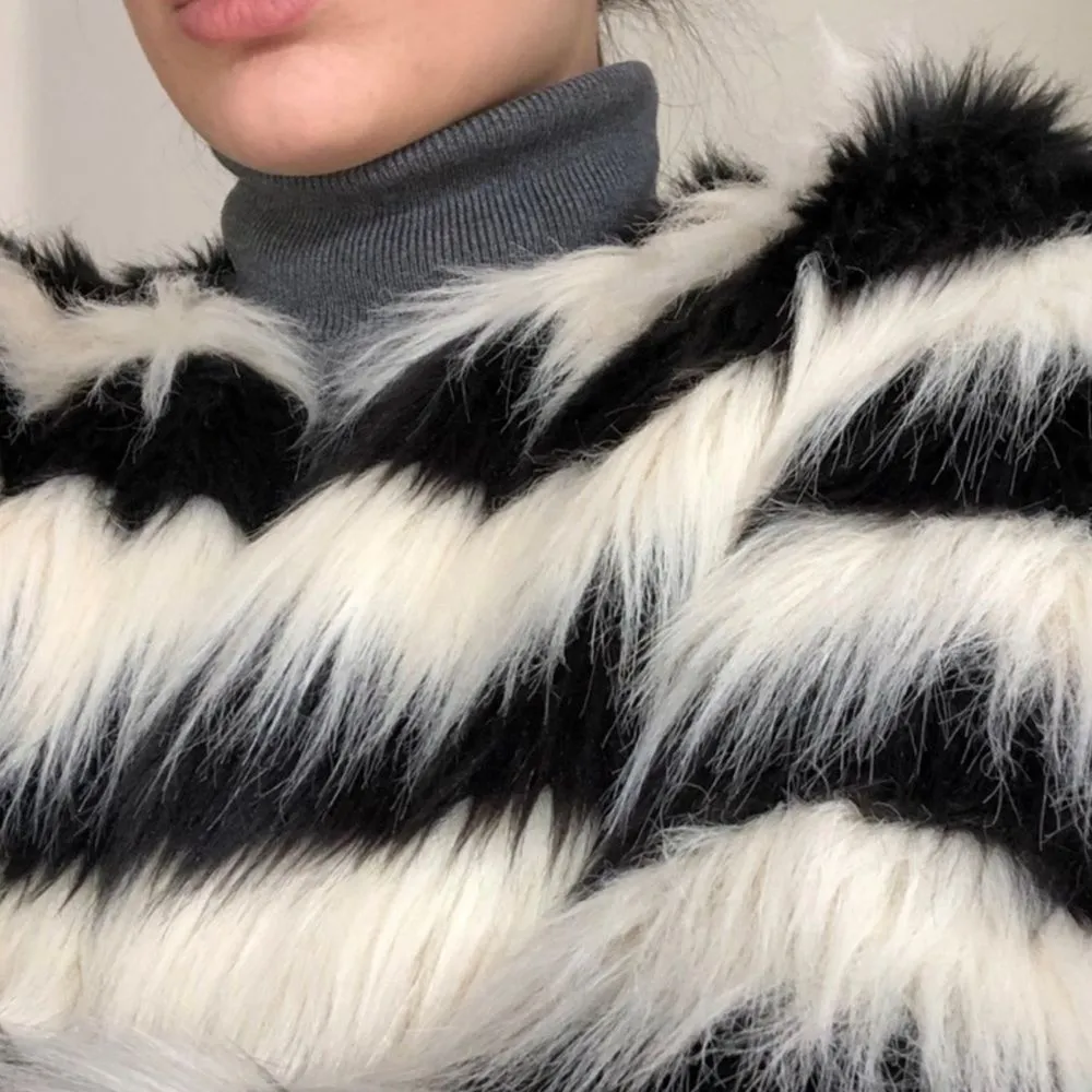 BOHO CHIC Black and White Striped Faux Fur Jacket Size Large - Image 2