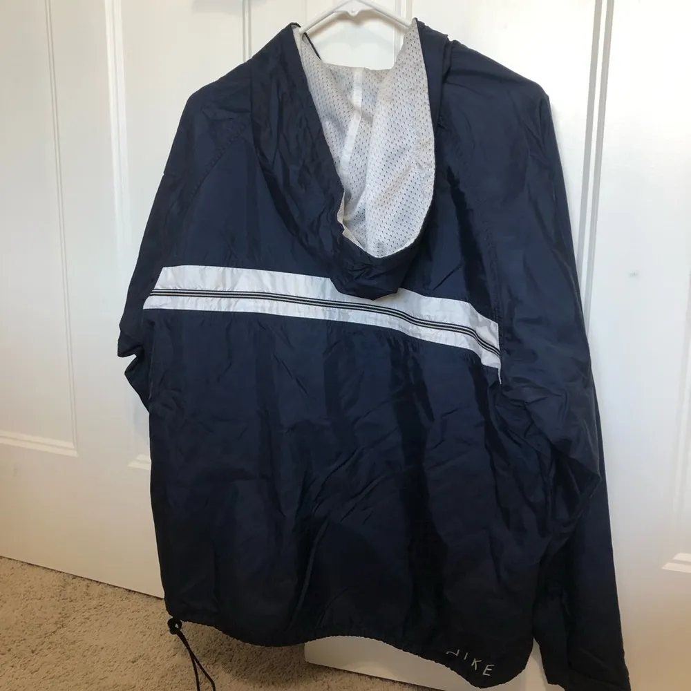 Vintage Nike woman’s size large 12-14 navy and white lined 1/4 zip windbreaker - Image 9