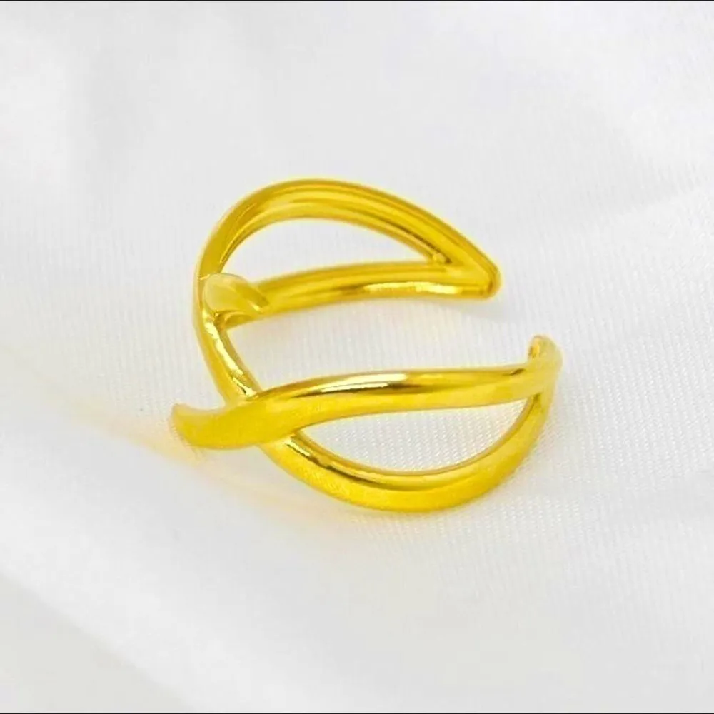 Gold Wavy Spike Ring - Image 5