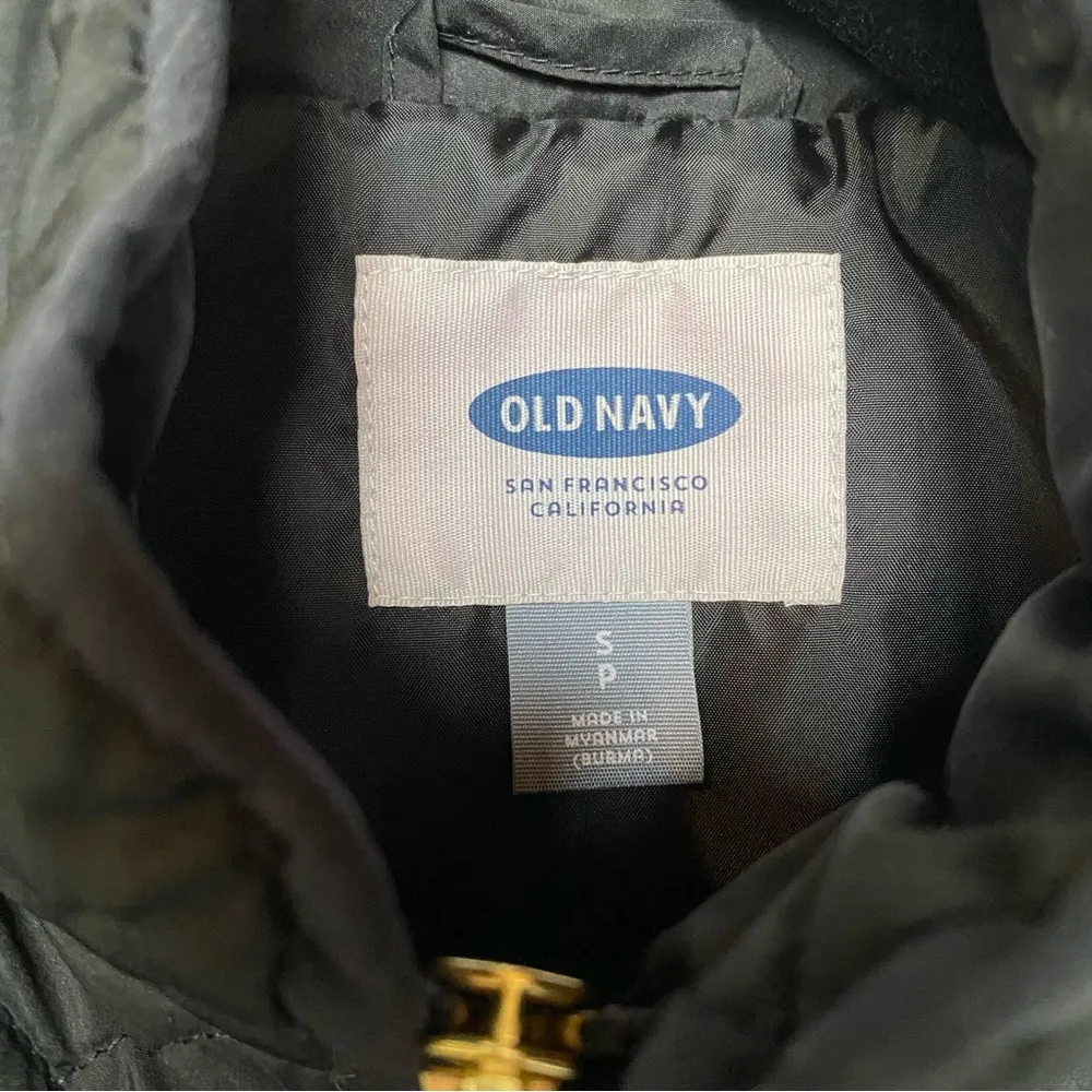 Old Navy Black Quilted Full Zip Vest Size Small - Image 5