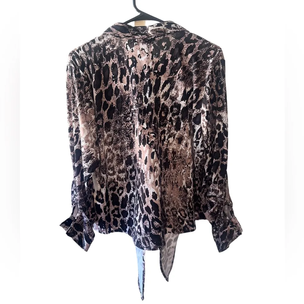 Vintage Leopard Print Blouse with Front Tie – Women’s Fashion Statement Top Black Size XL - Image 3