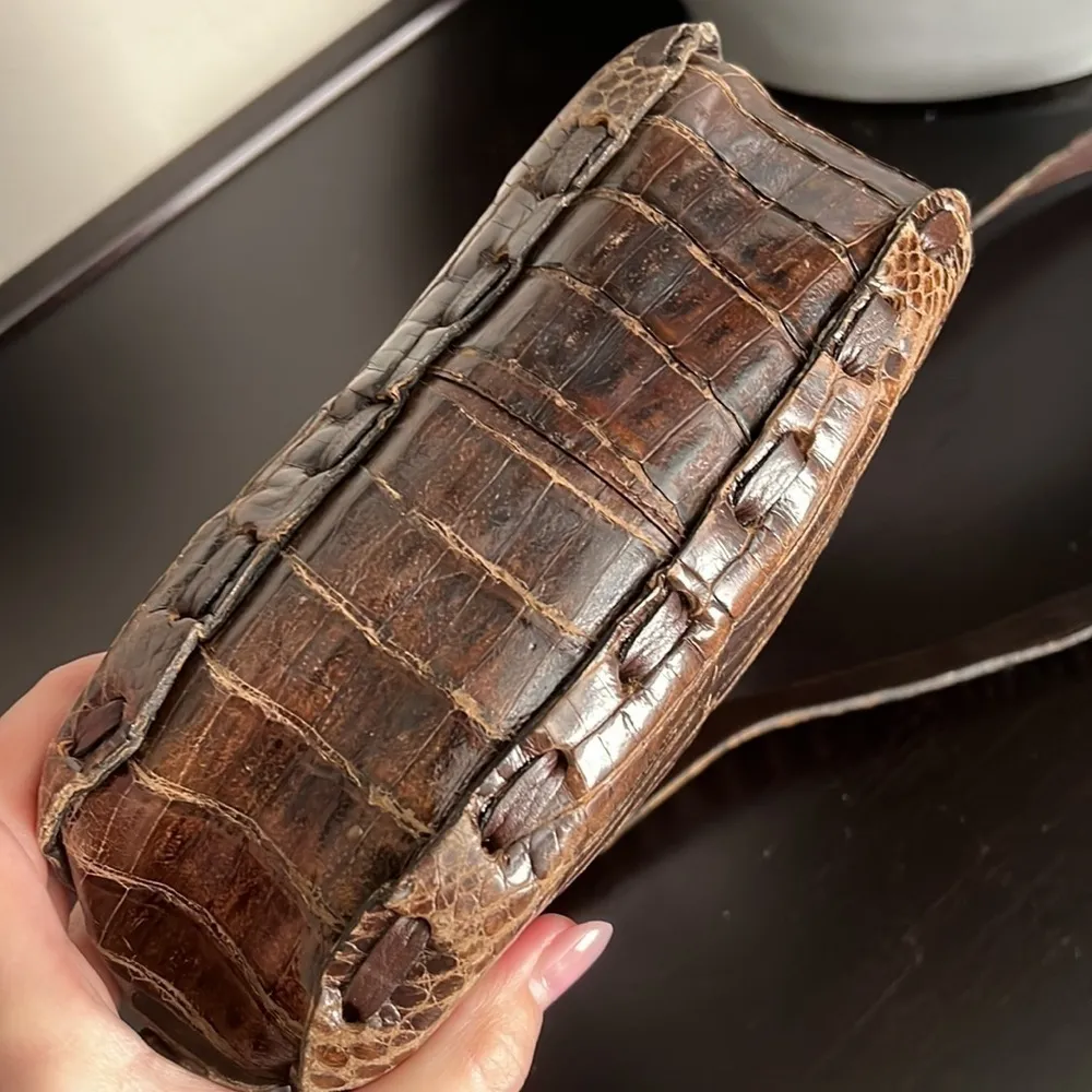 Real croc skin Vintage artisan made shoulder bag, brown. Hand made Brown - Image 9