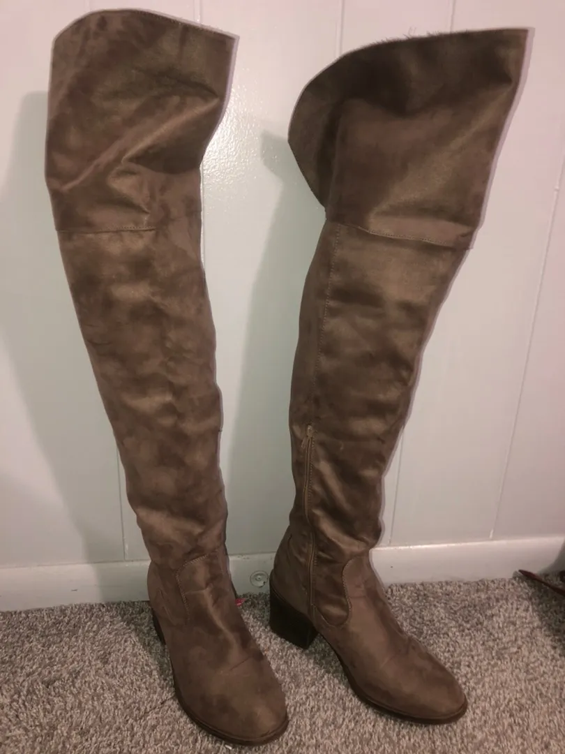 Knee High Boots Size 10 - Image 3