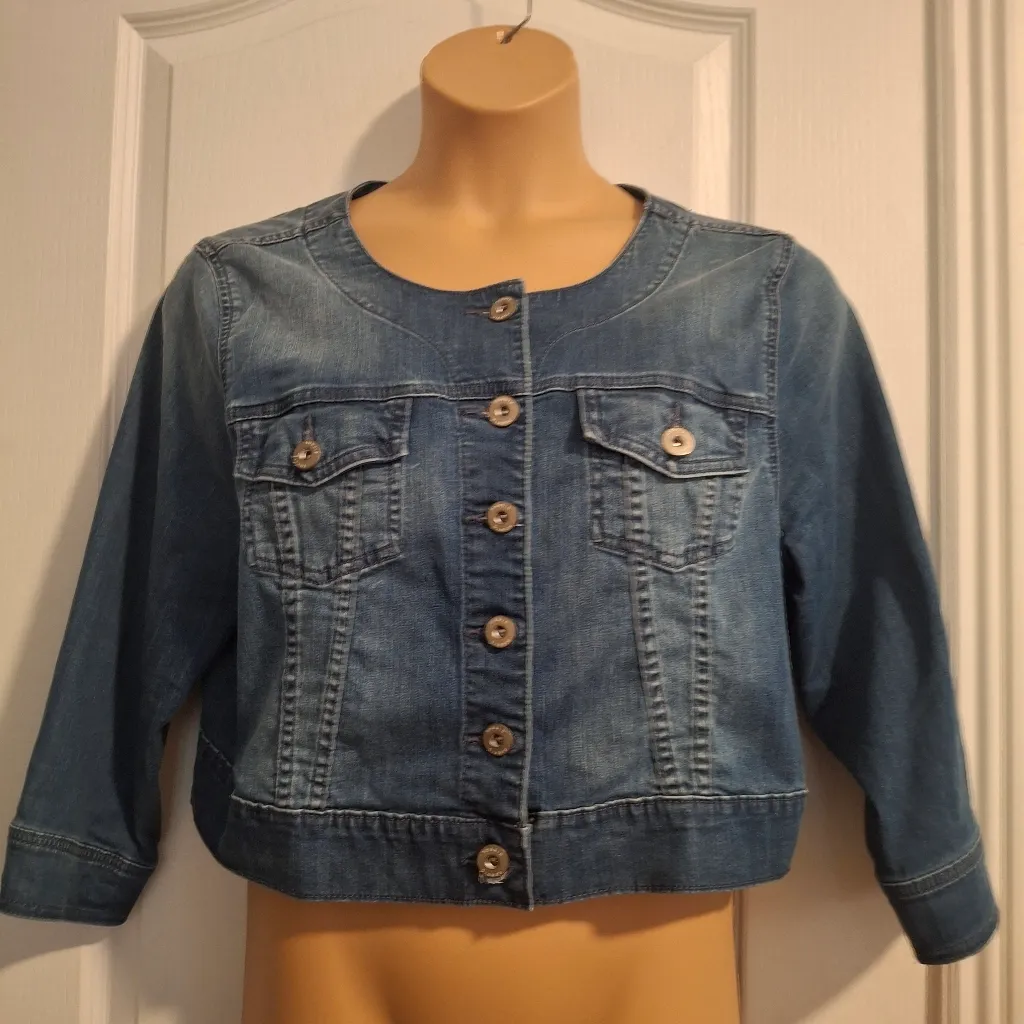 Torrid Sz 2  Cropped Blue Jean Jacket - Image 6