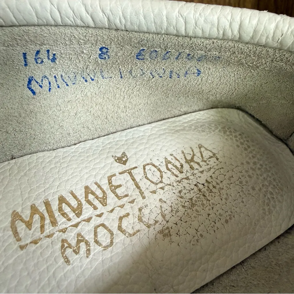 2000s Minnetonka Thunderbird White Leather‎ Beaded Southwest Moccasins Size 8 - Image 9