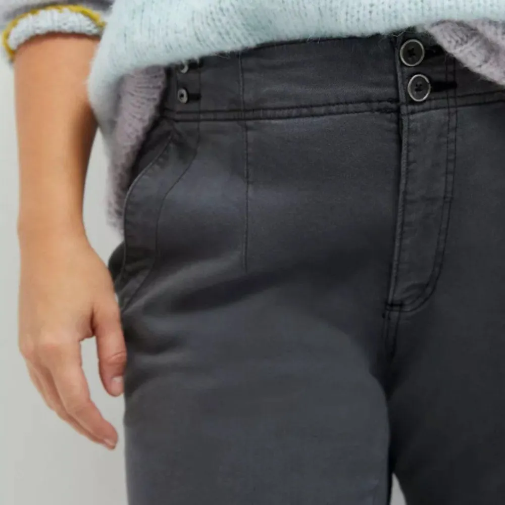 Anthropologie Pilcro High-Rise Darted Skinny Jeans - Image 4