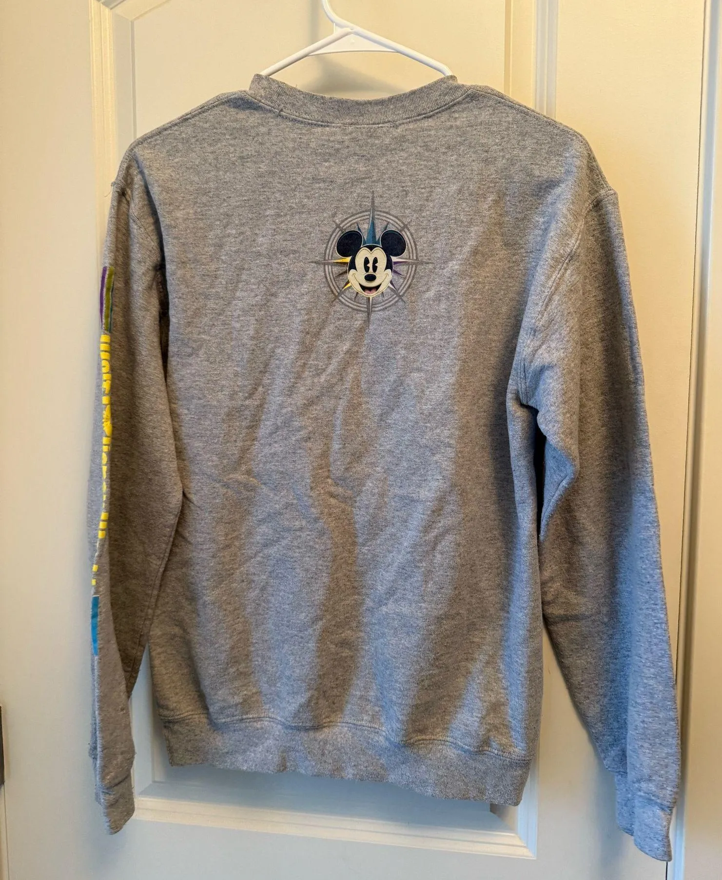 Walt Disney World Parks Sweatshirt Gray Small Magic Kingdom Epcot - Image 6