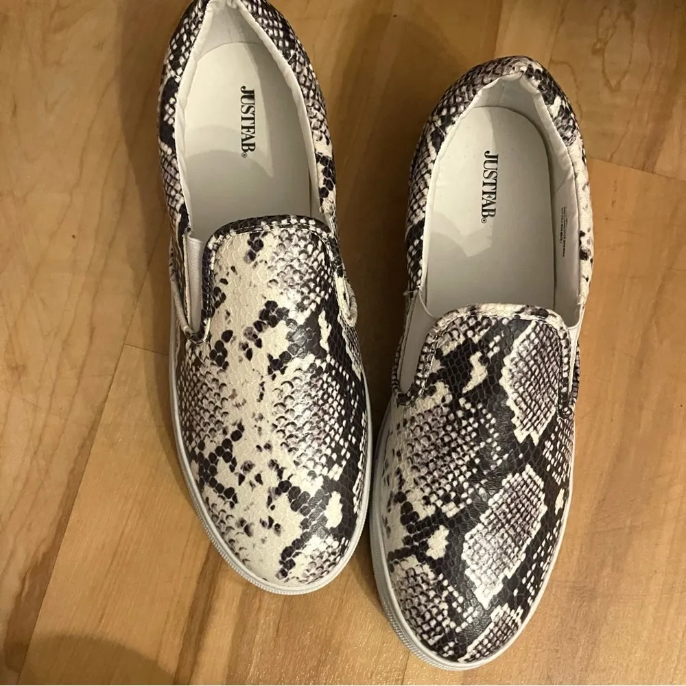 Platform snakeskin sneakers Size 11 JustFab Slip on Eloise - Image 7