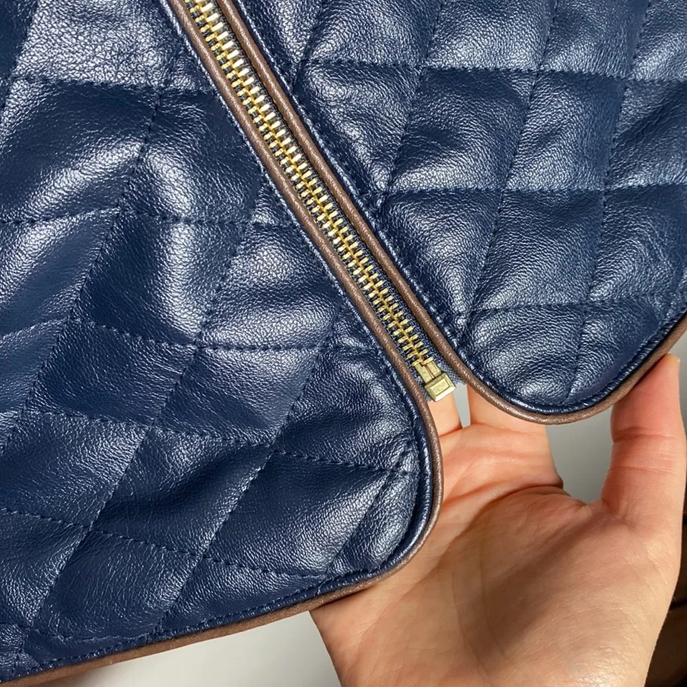 Fate navy faux leather quilted zippered vest with pockets size L - Image 9