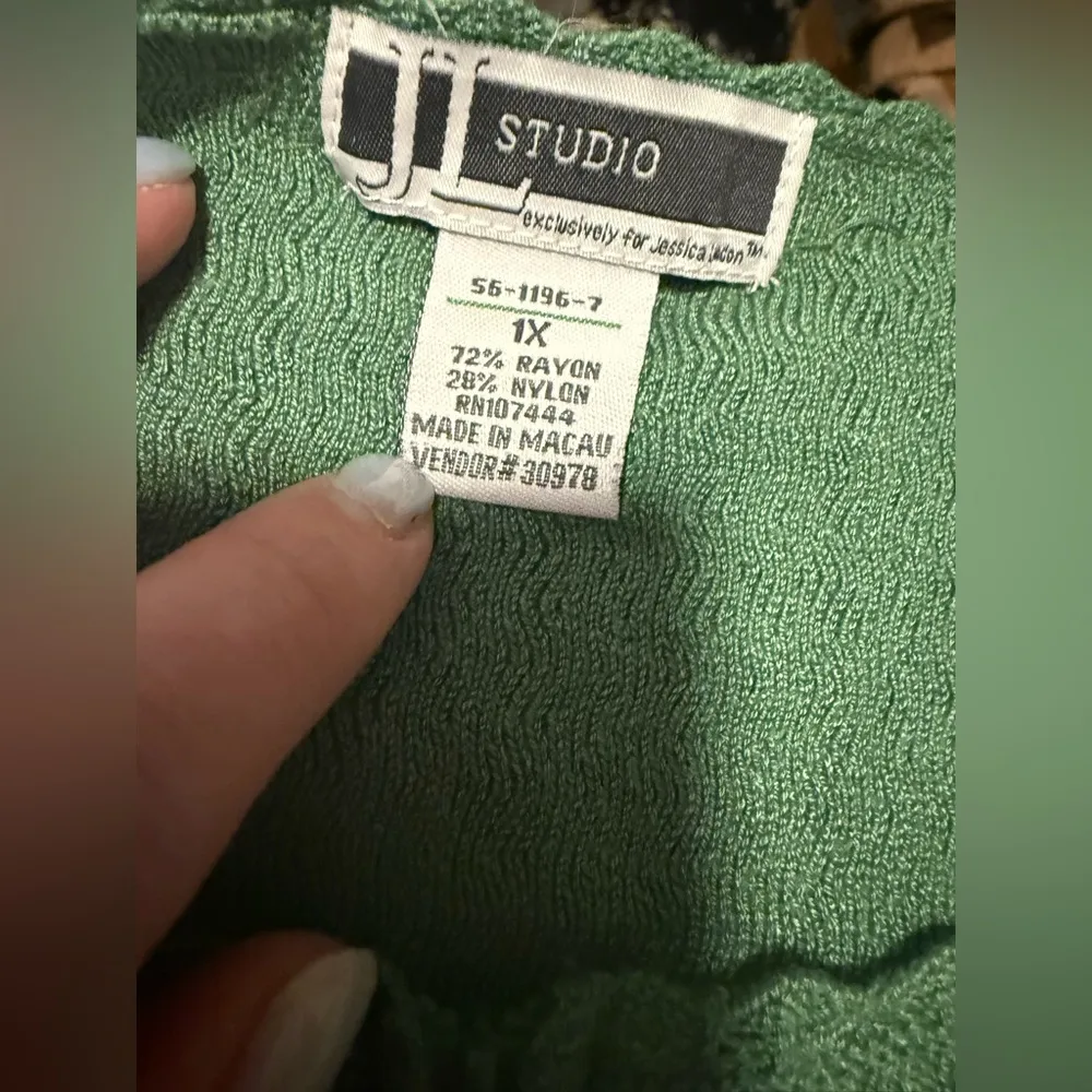 Green Cardigan with Star Embellishments Size 1X - Image 9