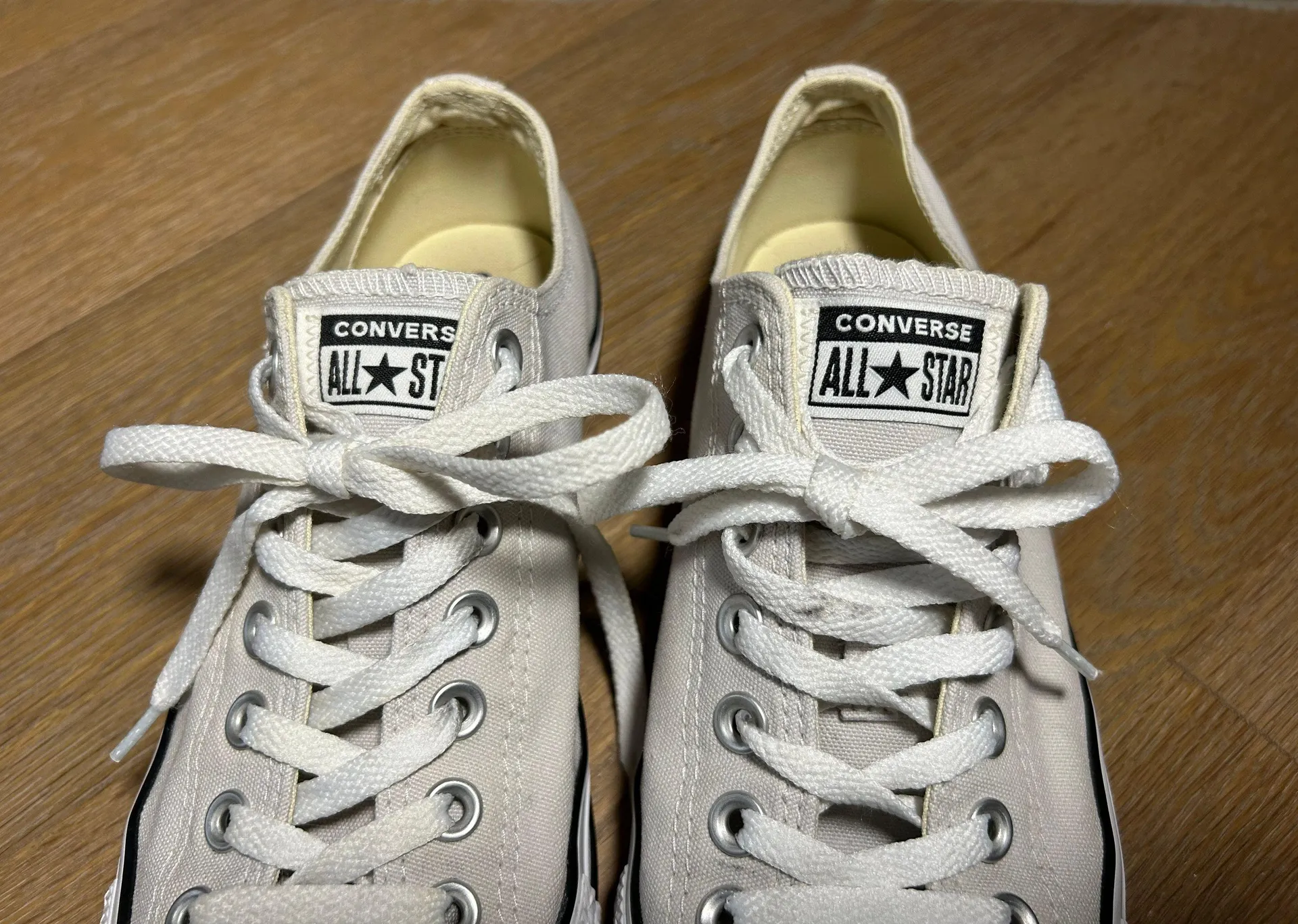 Women’s sz 11  All-Star Low Top Sneakers - Image 4