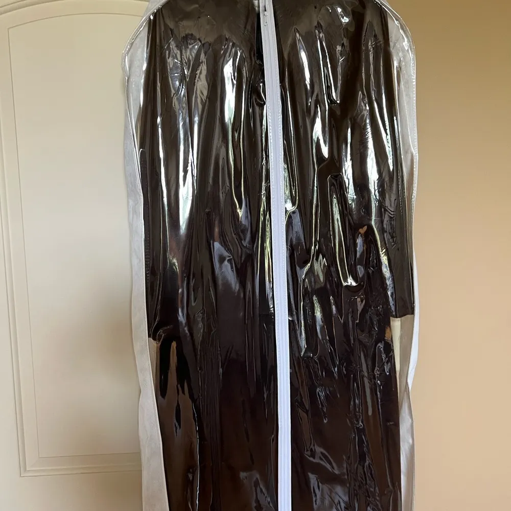 Vintage Beautiful brown wool coat w fox trim worn once for occasion. Size 10 - Image 6