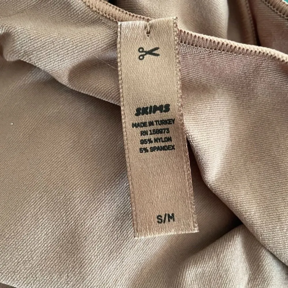 SKIMS  Size Small Bodysuit Kim Kardashian - Image 5