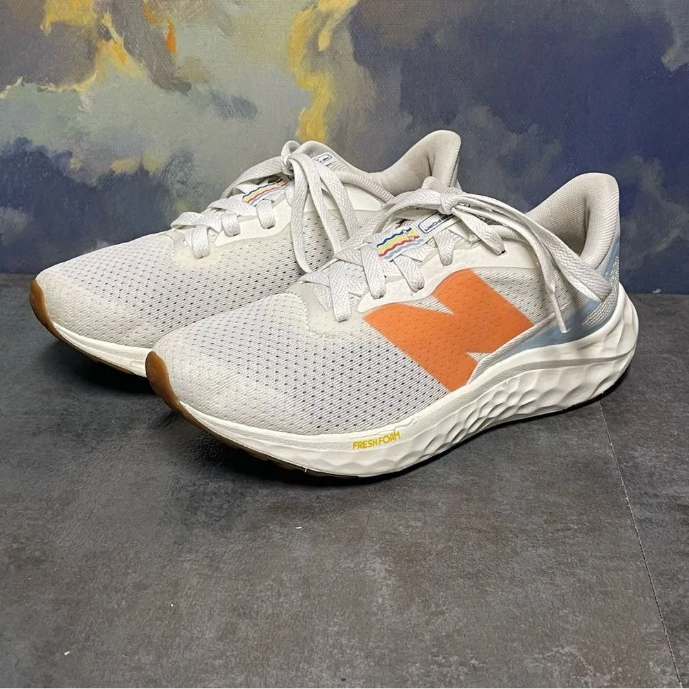 New Balance Arishi V4 Women's White Running Shoes Size 7.5B - Image 2