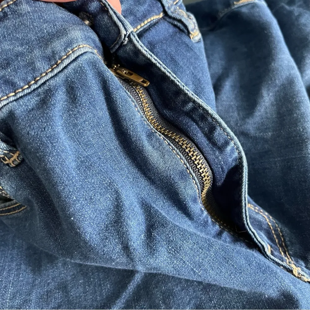 Bullhead Super High Rise Skinniest Jeans - Image 6