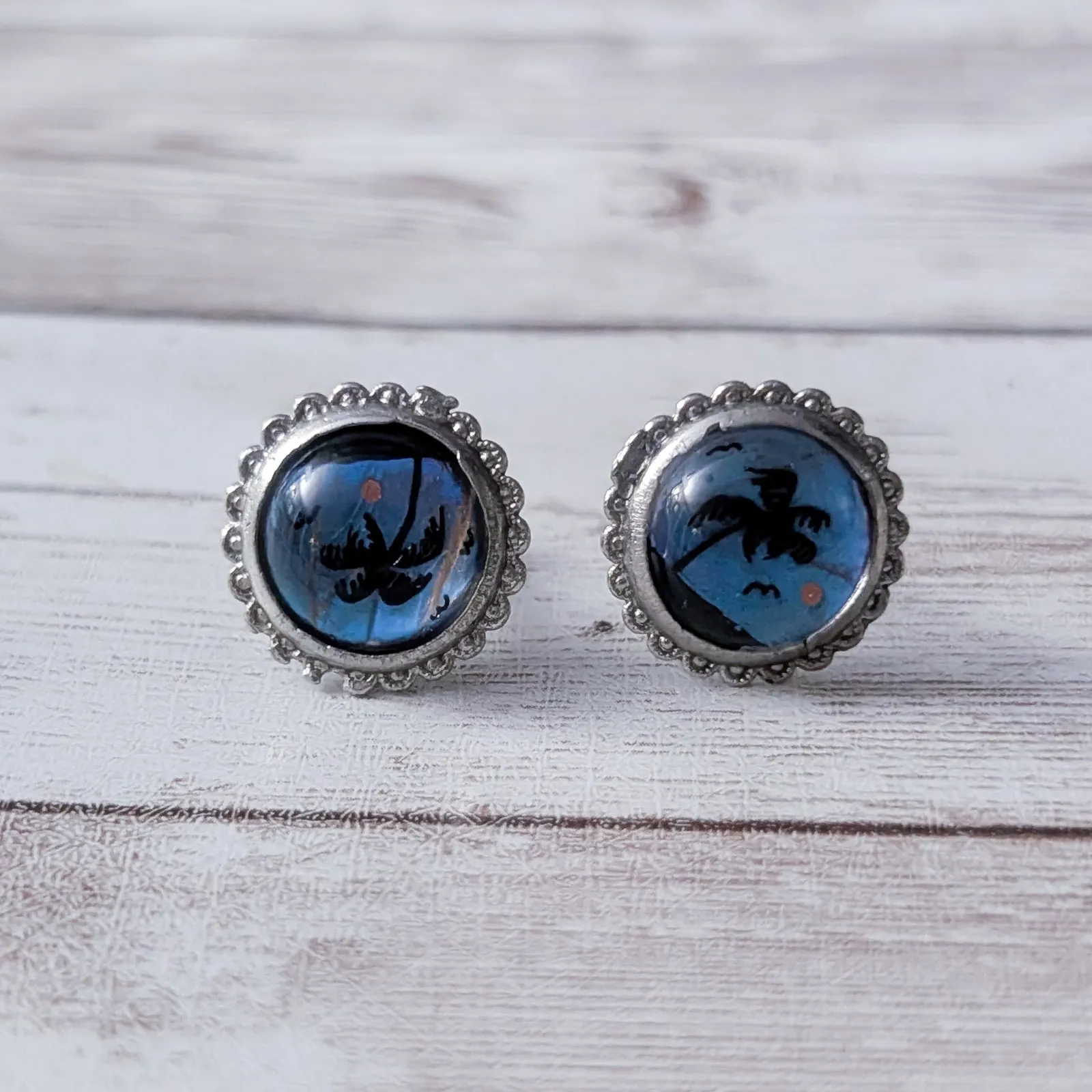 Vintage Screw Back Earrings Palm Tree - Image 2