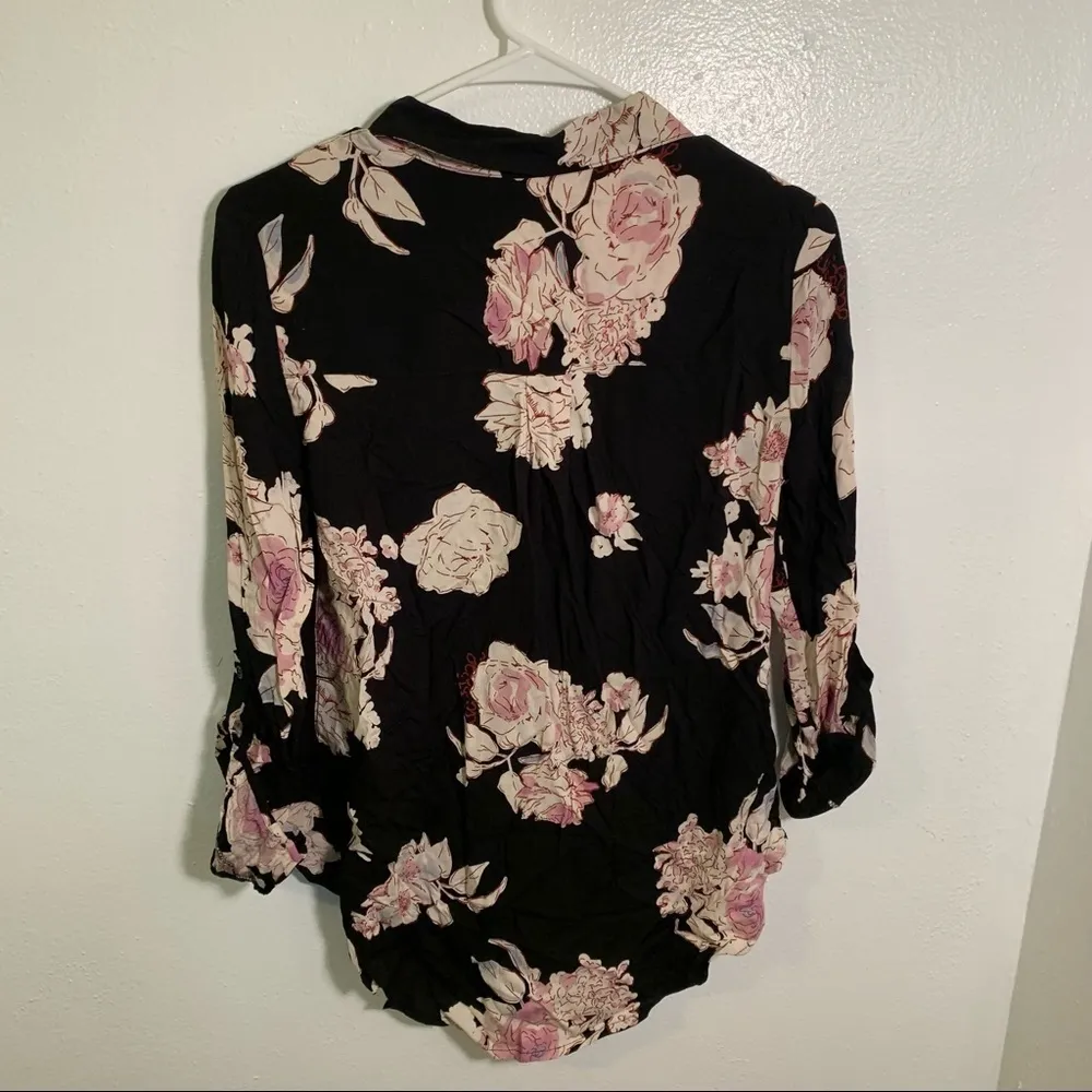 Candie’s Button Down Tie Front Top Black Floral - Image 7