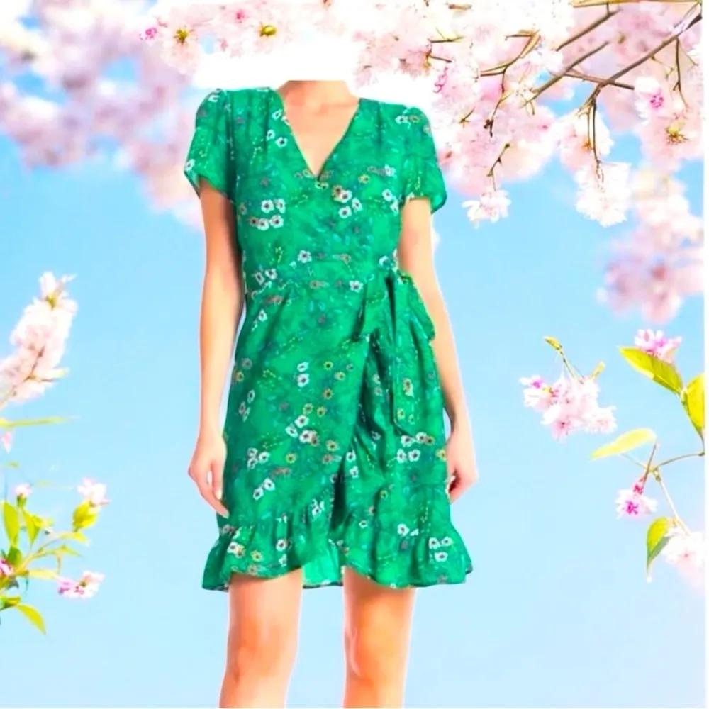 AUW Green Floral Short Sleeve Wrap Dress Womens
Size Large - Image 2
