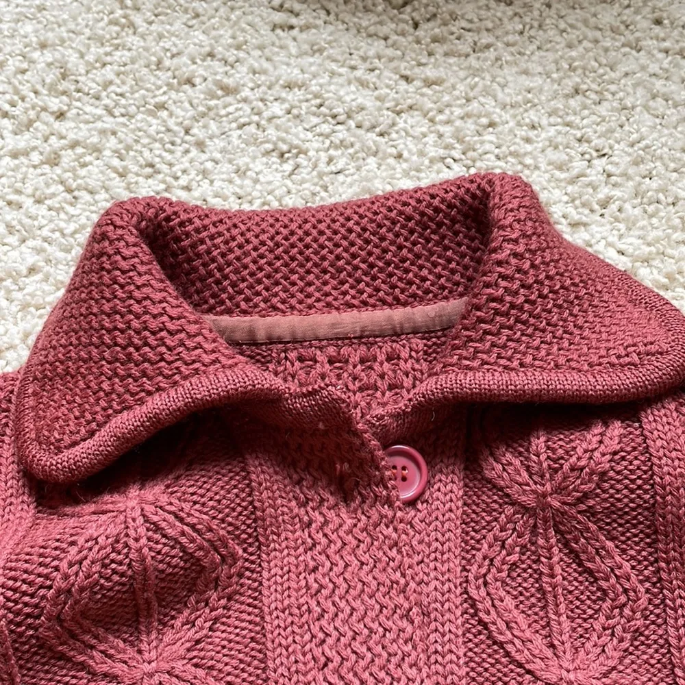 Stunning Parena 100% wool knitted made in Hong Kong long cardigan - Image 4