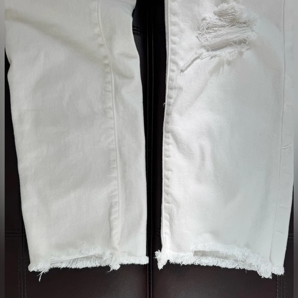 Levi’s 724 High Rise Slim Straight Cropped Jeans - Image 5