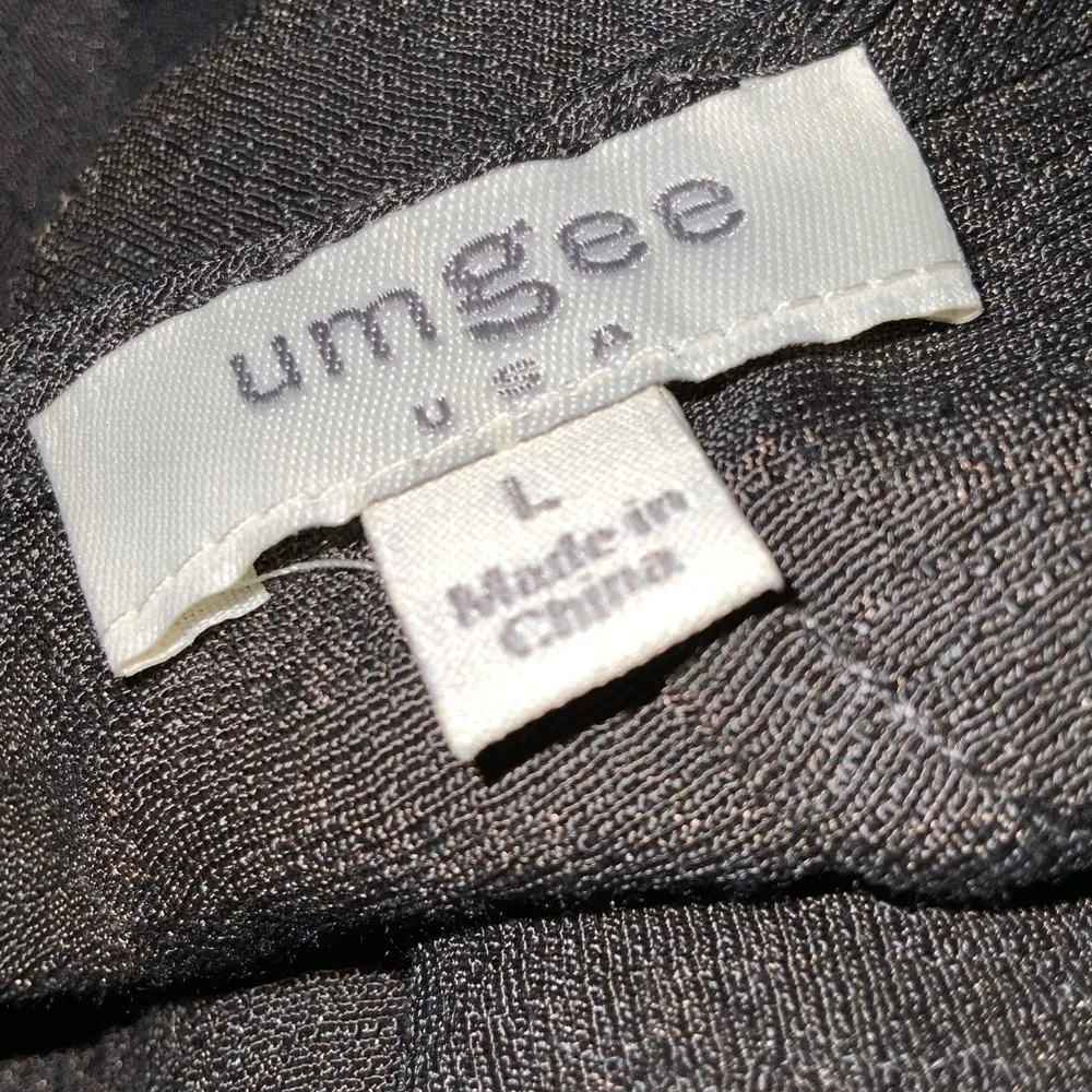 Lightweight Gray Short Flutter Sleeve Tulip Front Hemline Tunic Blouse L - Image 9