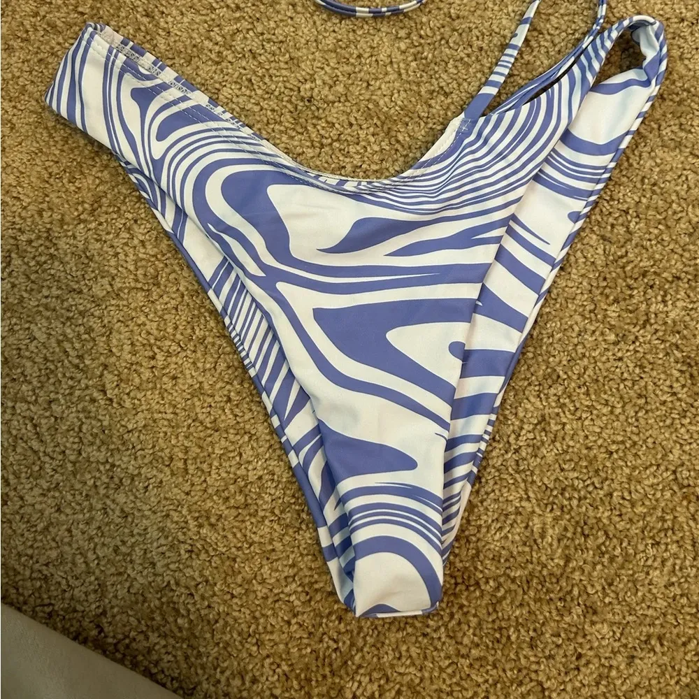 SHEIN Allover Print Halter Triangle Bikini Size Medium - Image 11