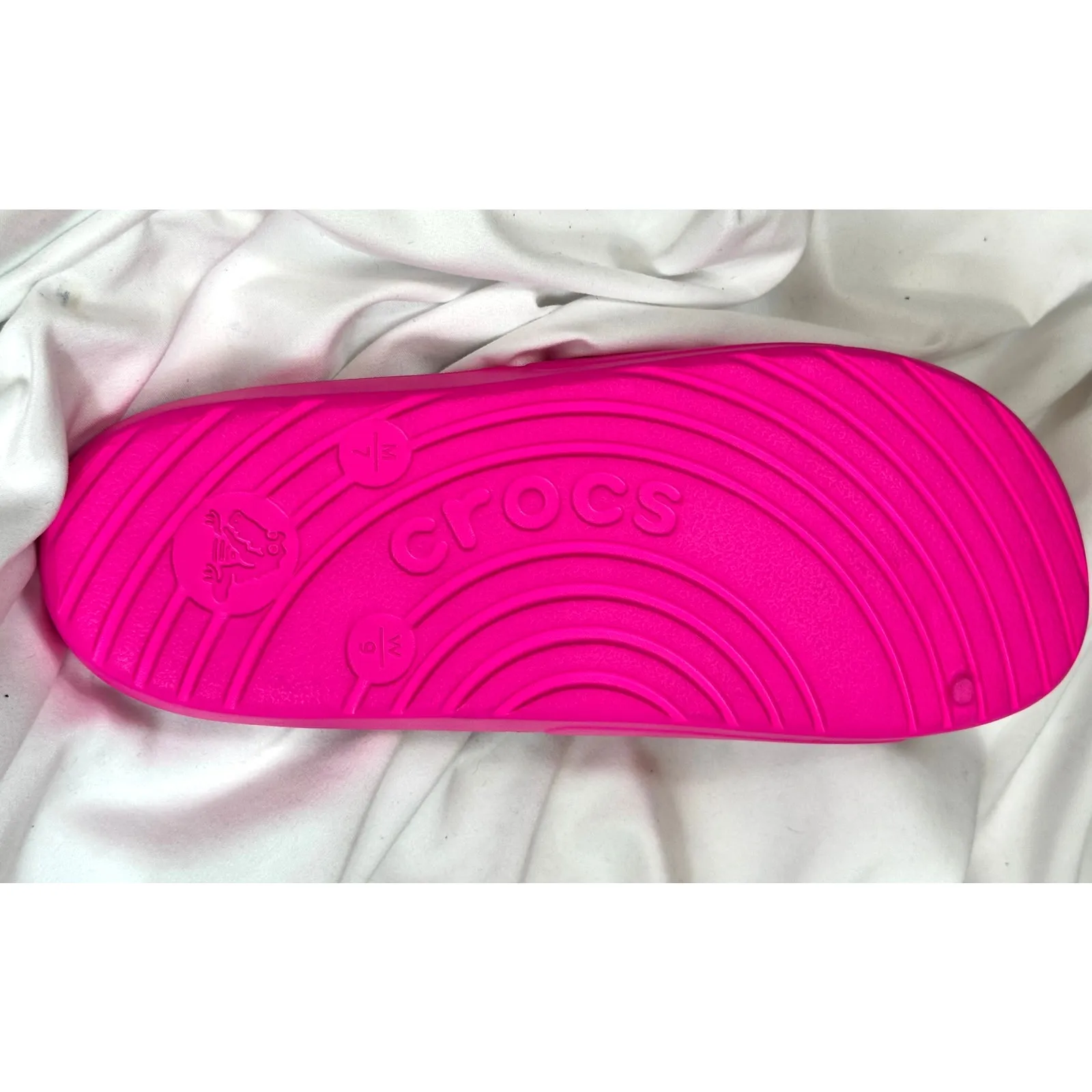 Crocs Unisex Slide Sandals Vivid Pink 10 - Image 9