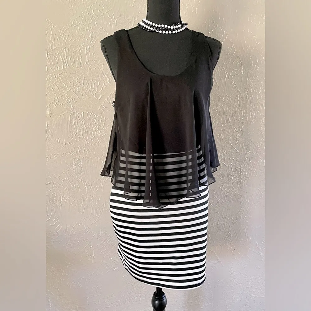 🪩 Striped Body-con Dress w/ chiffon top🪩 ~large - Image 2