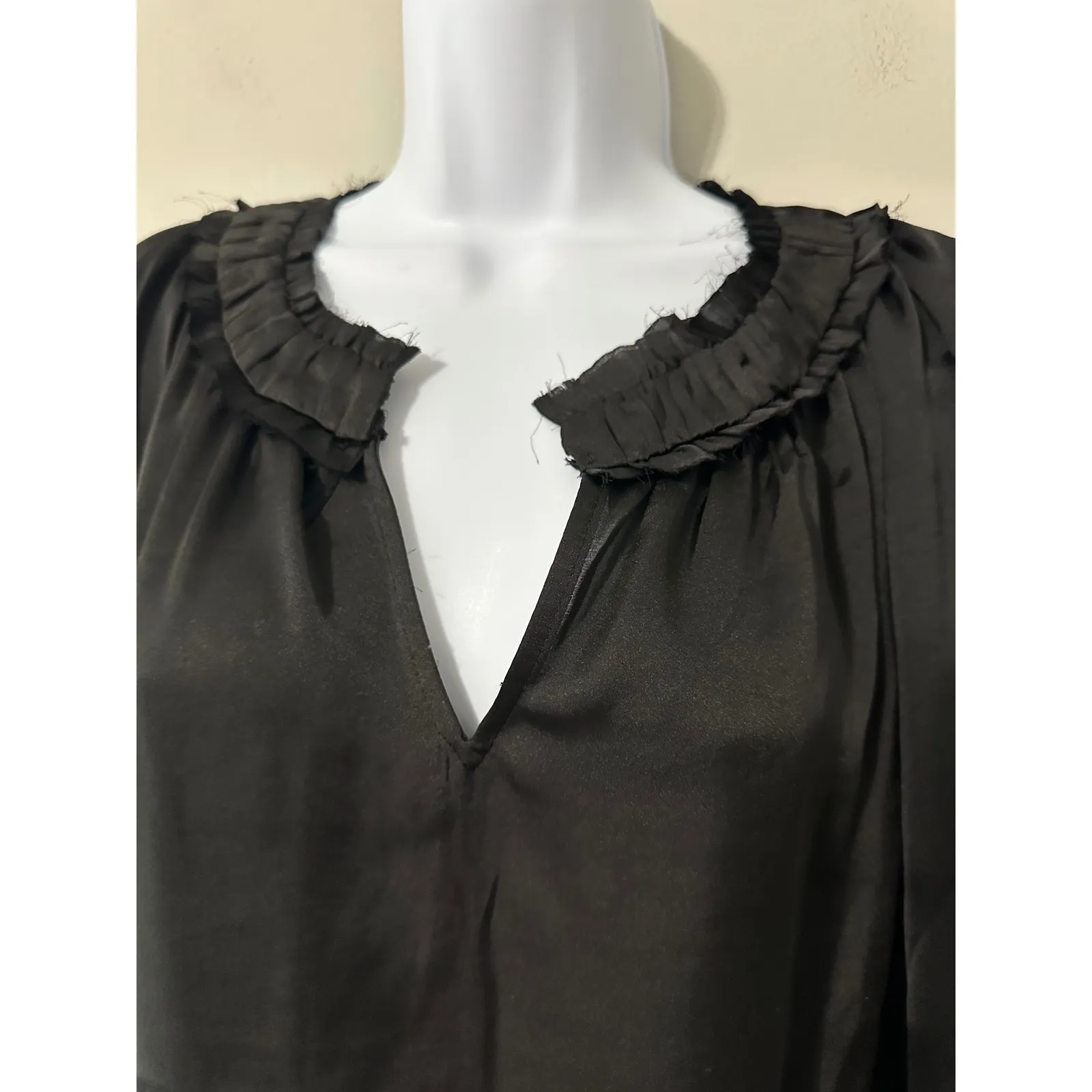 Vince Camuto Elegant Mix Rich Black Ruffle V Neck Long Sleeve Blouse Top M - Image 3