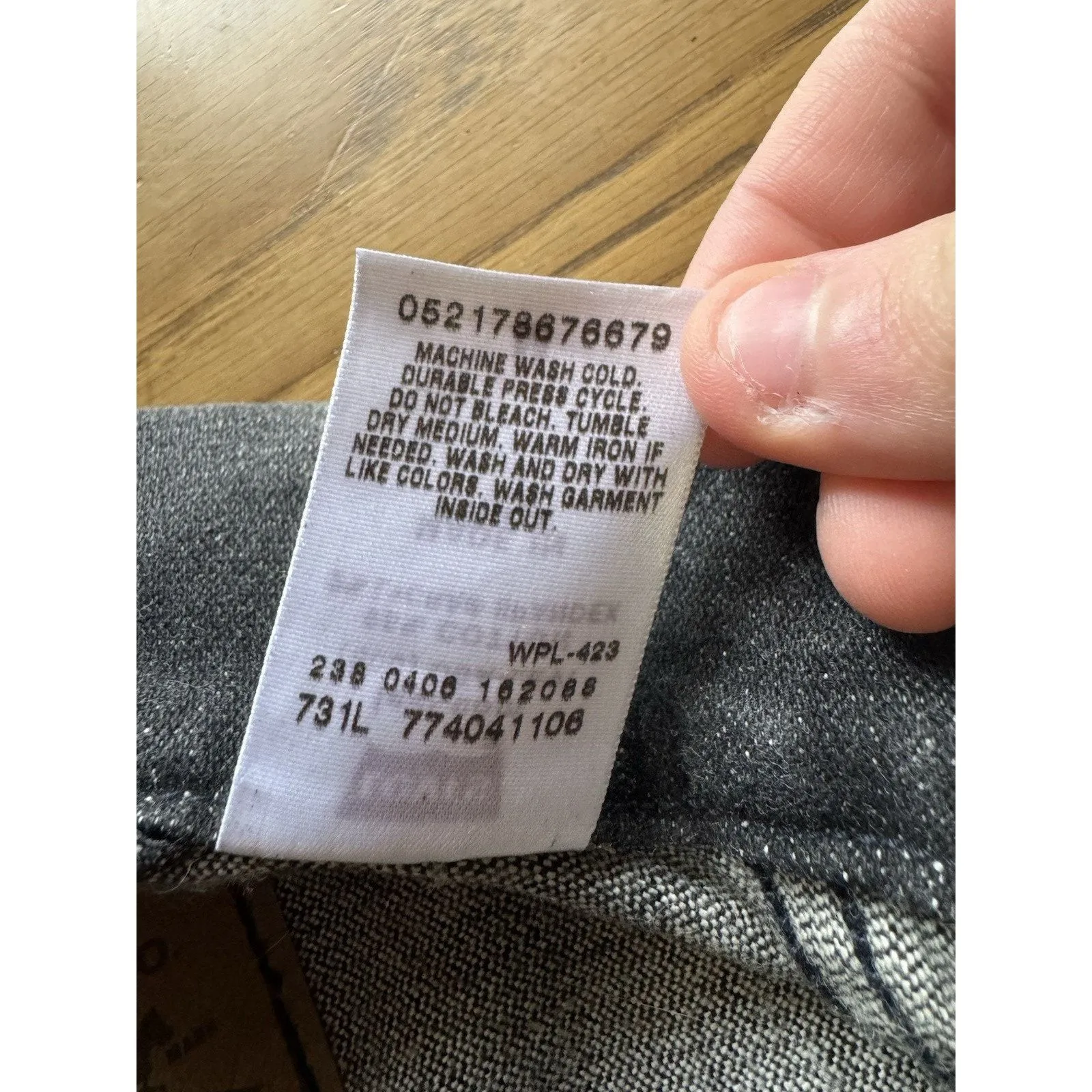 LEVI Strauss & Co Women Size Medium Original Denim Trucker Jean Jacket Grunge - Image 12