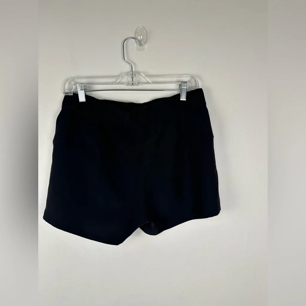 Lululemon On The Fly Woven 2.5" Black Shorts Women’s Sz 8 - Image 8
