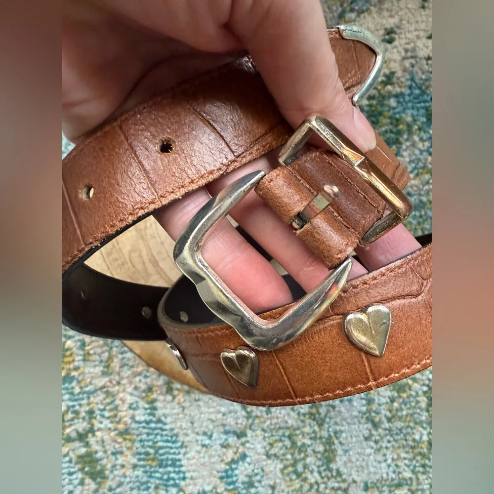 Vintage 90s The Limited leather faux croc belt with metal hearts, size small - Image 3