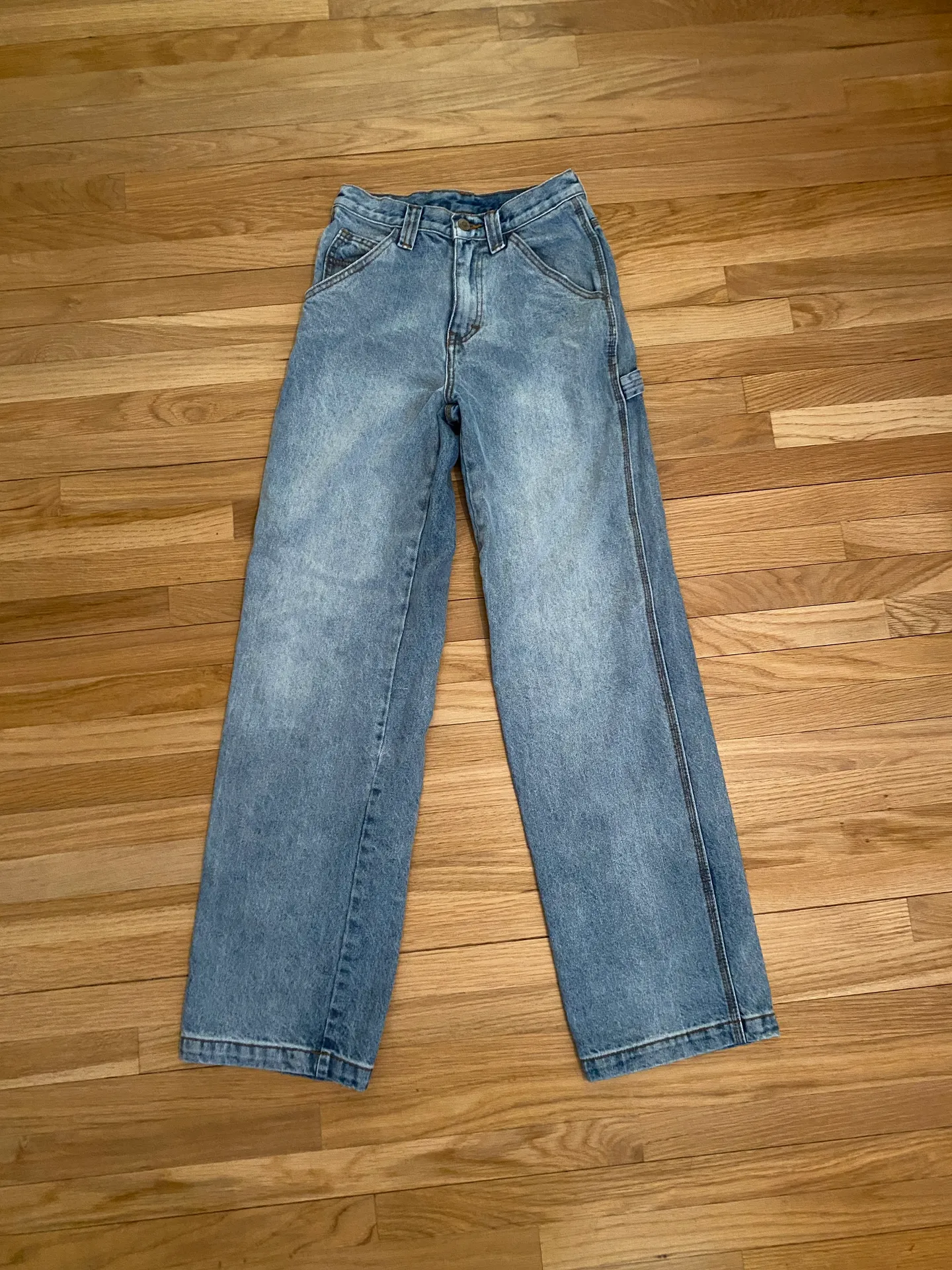 Brandy Melville Feanne Light Wash Jeans - Image 4