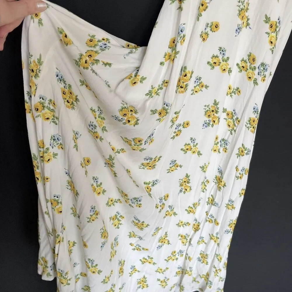 Forever 21 white maxi dress yellow flowers open back style rayon size small - Image 3