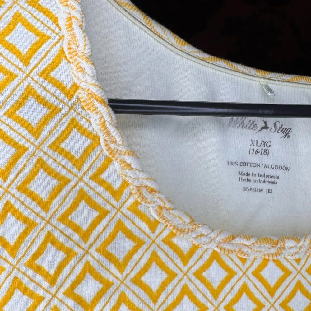 Diamond Pattern Women’s Yellow & White Tee - Image 4