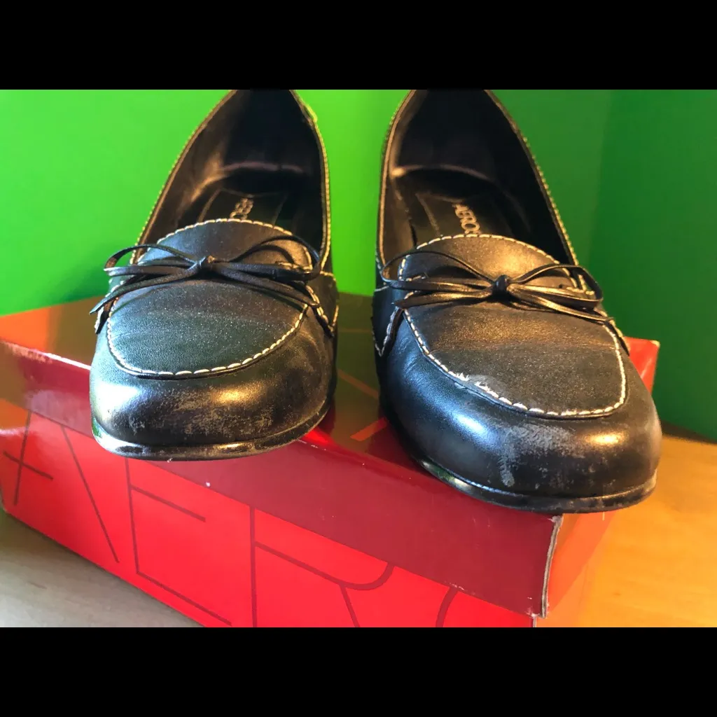 ❤️ Tie loafers with 1 1/2” heel - Image 2