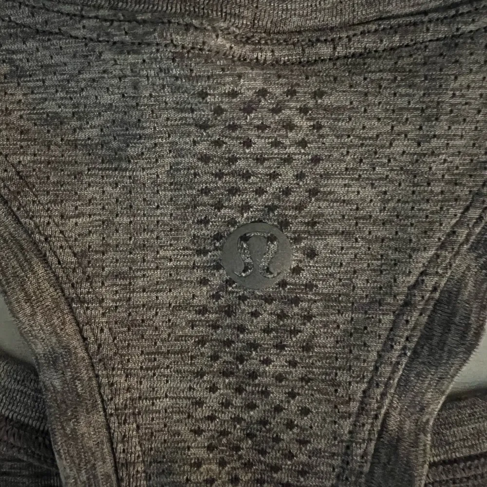 Lululemon Slate/White (Gray) Tank Top *Race Length Size 6 - Image 4