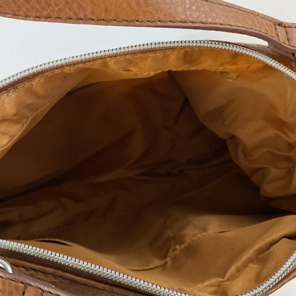 Relic tan purse with lots of pockets and removeable shoulder strap - Image 3