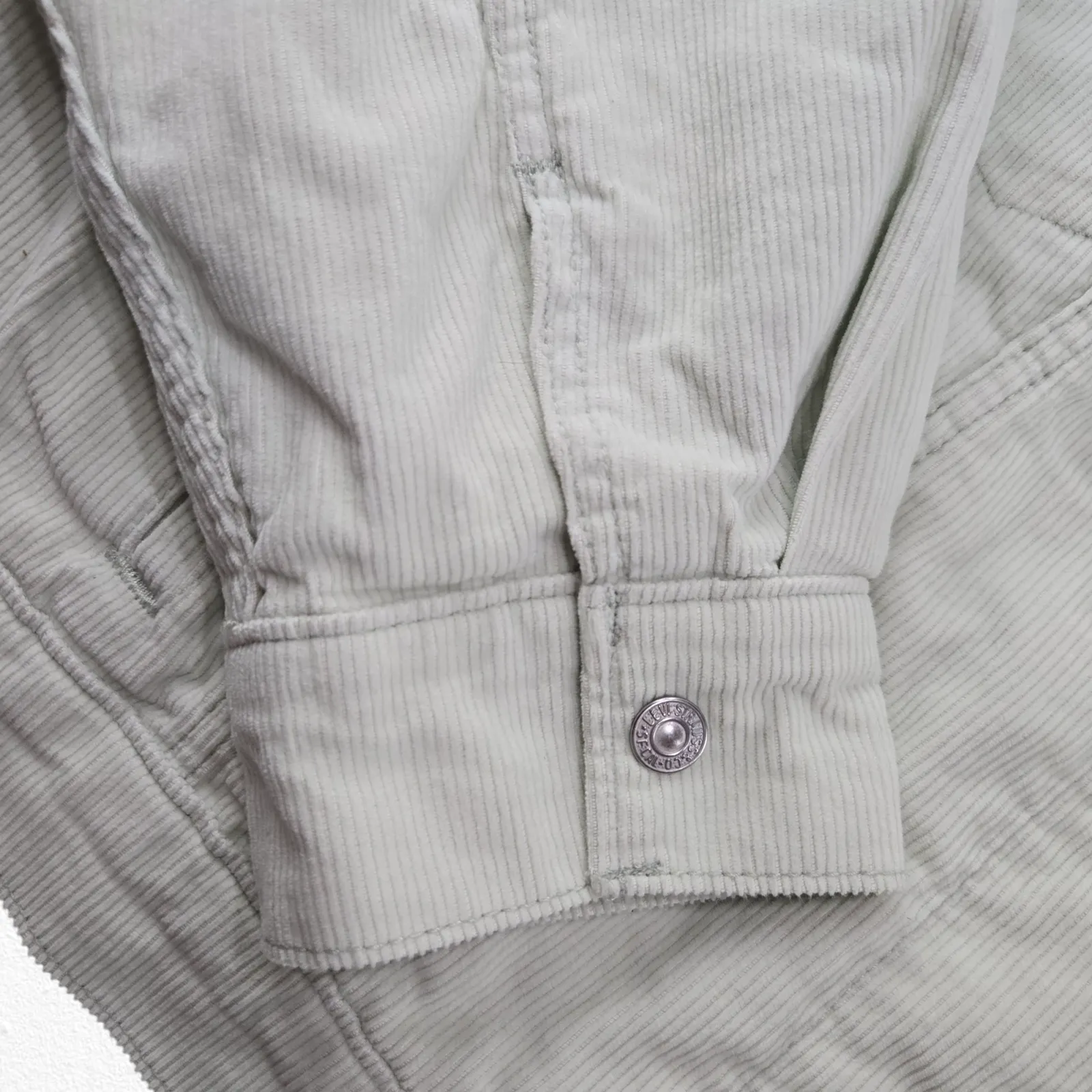 Levi’s Baby Baggy Crop Corduroy Sherpa Trucker Jacket Meadow Mist Green Size 2X - Image 6