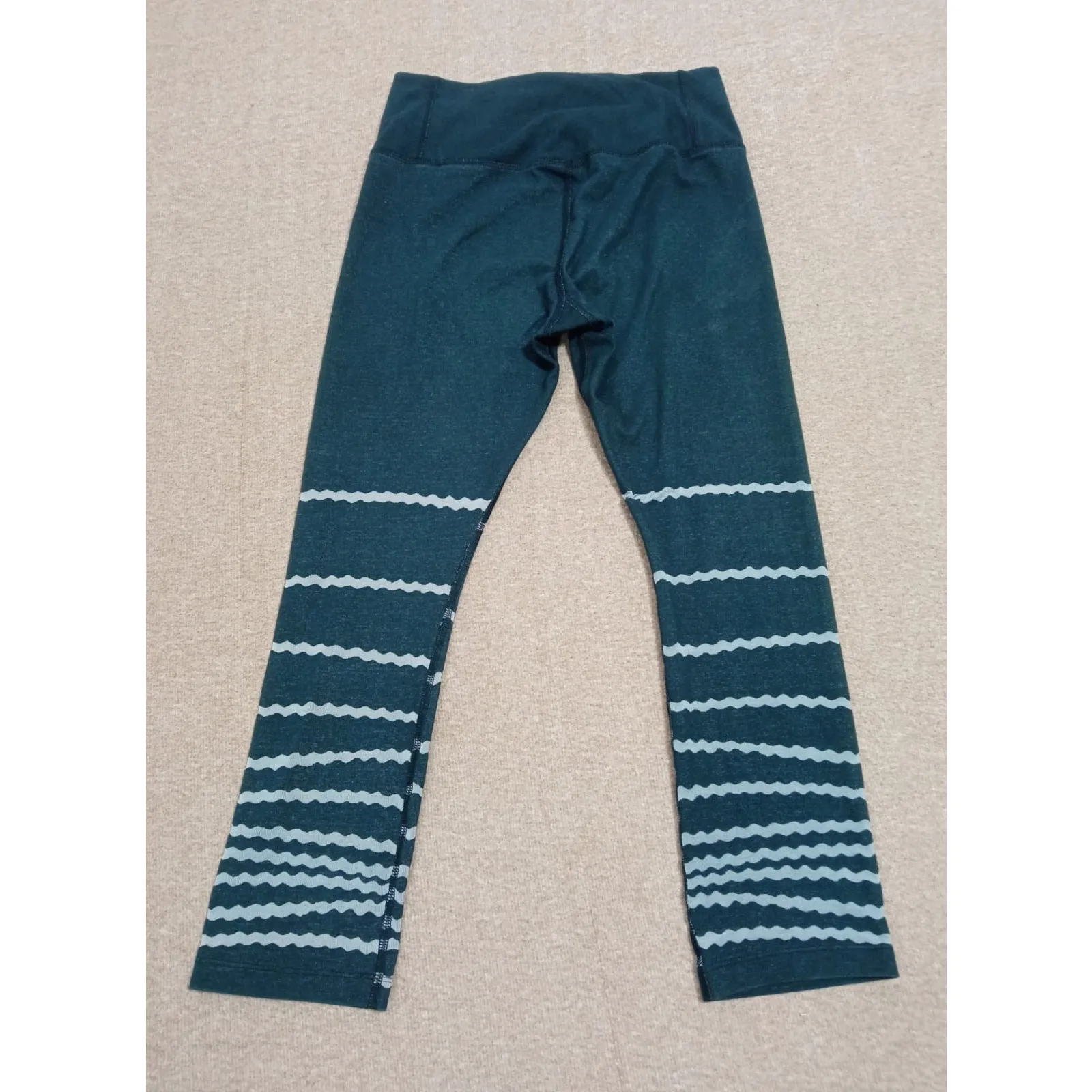 Nike Women's Leggings Legend Burnout Tight Fit Training Capri's Black Size XS - Image 2