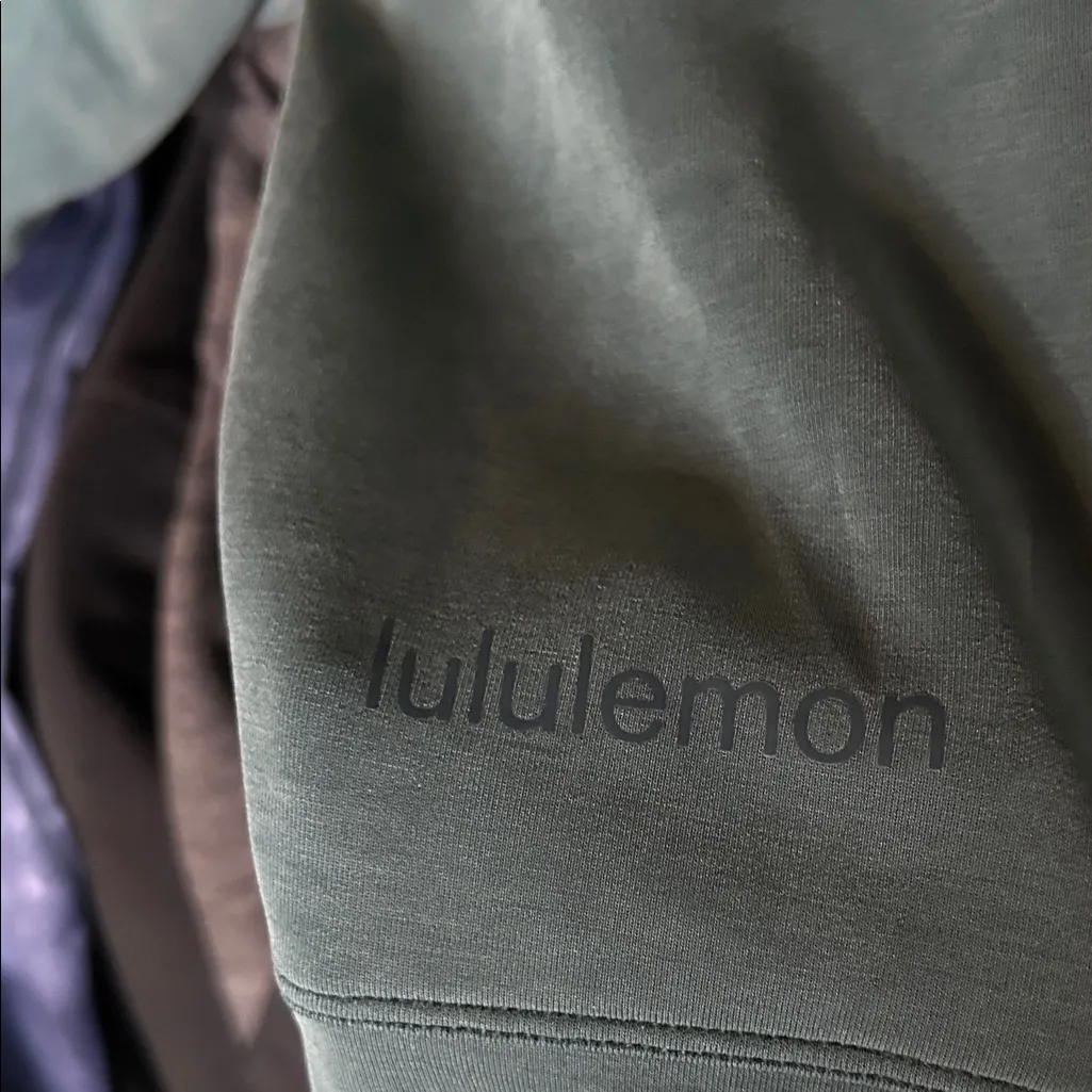 68. Green Crewneck Sweatshirt - Image 3