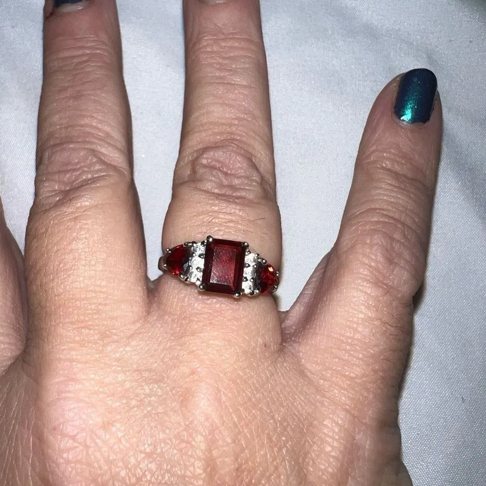 Faux Ruby and CZ Silver‎ Tone Ring Silver Size 8 - Image 4